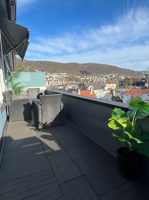 Appartamento Newly Upgraded Apt: Two Balconies, Sun-Drenched! Bergen Norvegia